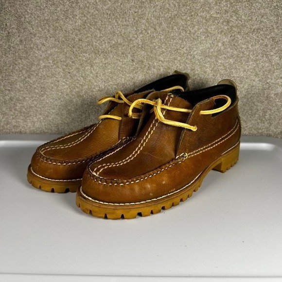American Vintage Other - Vintage hand made brown leather chukka boots with lug sole Size 8